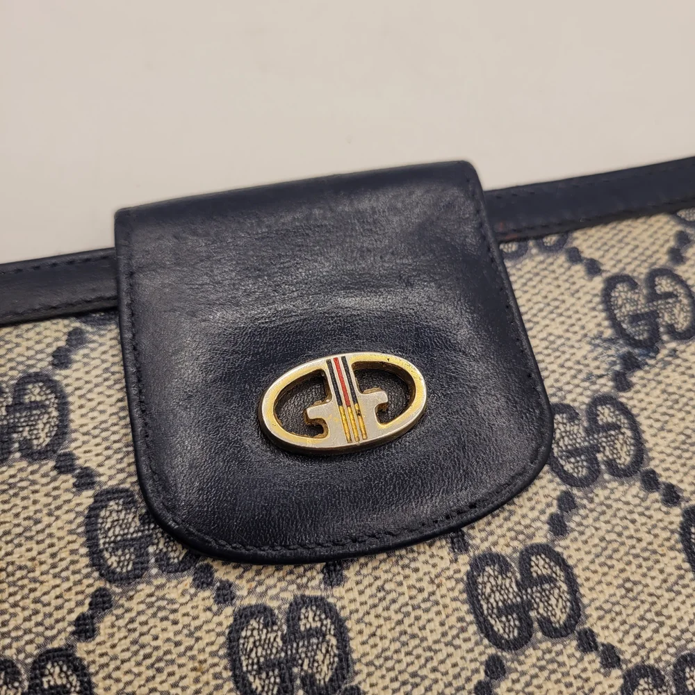 Gucci Black and Cream Women's Wallet - Picture 3 of 7
